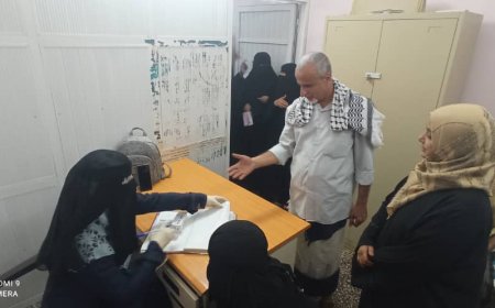 الوكيل الشبحي يدشن المخيم الطبي المجاني الثالث في المجمع الصحي بالمعلا