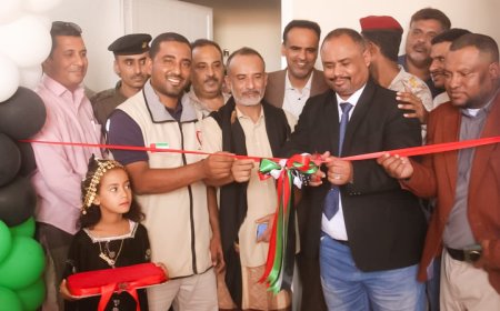 "الجمحي" و"الجوهي" يفتتحان المركز الصحي بمنطقة حصيحصة