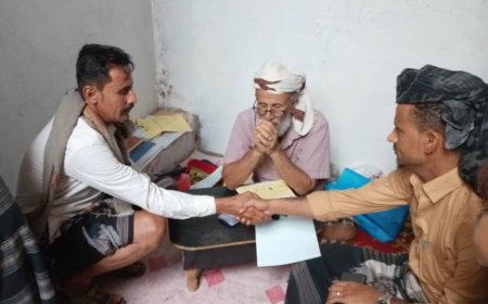 القطيبي يهنئ أخيه الشاب الخلوق علي منصر محمد بمناسبة عقد قرانه