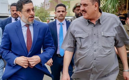 "أحمد بن مبارك" يزور أمن عدن ويؤكد أولوية الملف الأمني