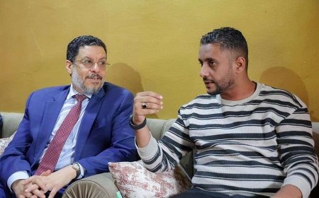 رئيس الوزراء يزور أسرة الشهيد البطل اللواء جعفر محمد سعد في ذكرى تحرير عدن
