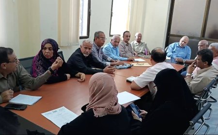 مكتب الصحة بعدن يعقد اجتماعه الدوري لشهر مارس ويناقش خطة العمل خلال إجازة عيد الفطر