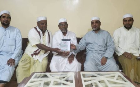 مكتب أوقاف وإرشاد ساحل حضرموت يكرم عدد من قدامى أئمة المساجد بمدينة الشحر