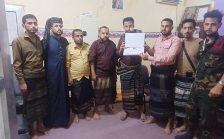 طلاب الكلية الحربية من منتسبي كتيبة الدروع يكرّمون العقيدين فواز القاسمي وماهر الحجيلي تقديرًا لدعمهما المتواصل