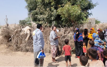 بتمويل من فاعل خير .. "تراحم و لحظة أجر" يوزعان زكاة المال للمحتاجين بأبين