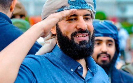 وكيل وزارة الأوقاف يشارك أبناء عدن احتفالات الذكرى العاشرة للتحرير