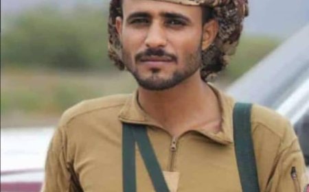 قيادة اللواء الثاني دعم وإسناد أبين تنعي وتعزي في وفاة المقدم أصيل عبدالحكيم قائد الكتيبة الرابعة