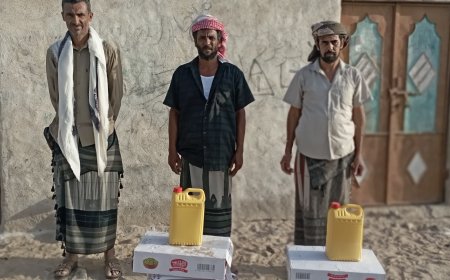 انتقالي أحور يدشن توزيع السلال الغذائية للأسر ألاشد فقرا بالمديرية