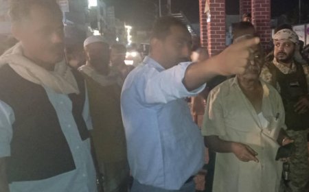 استعدادا لإستقبال عيد الفطر المبارك.. صندوق النظافة يدشن حملة إزالة مخلفات الباعة بالشيخ عثمان
