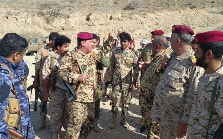 قيادة محور أبين العملياتي تزور مواقع المقاتلين في جبهتي ثرة والمحلحل في أول أيام عيد الفطر
