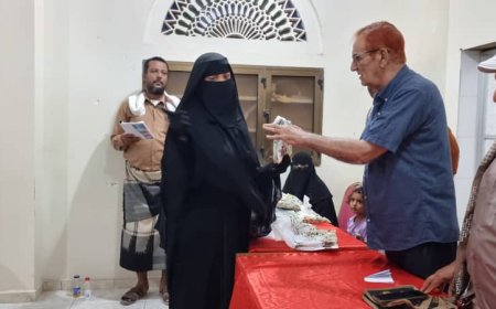 تكريم الفائزين بختم القرآن في ليلة العيد المبارك بمركز الخليج العربي