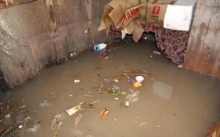 تعز.. مد بحري مفاجئ يضرب ساحل مديرية ذُباب ويخلف أضرارًا مادية