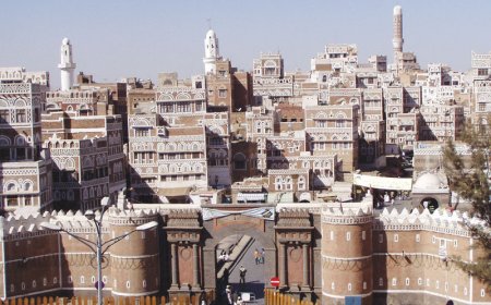 صحافي بارز يكشف عن نظرية خطيرة يعتمدها الحوثيون في المستقبل 