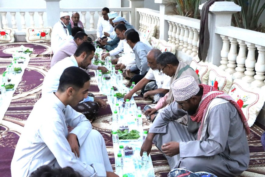 نظمتها نقابة الاطباء بهيئة مستشفى سيئون.. أمسية رمضانية ووجبة افطار وعشاء للأطباء بهيئة مستشفى سيئون العام