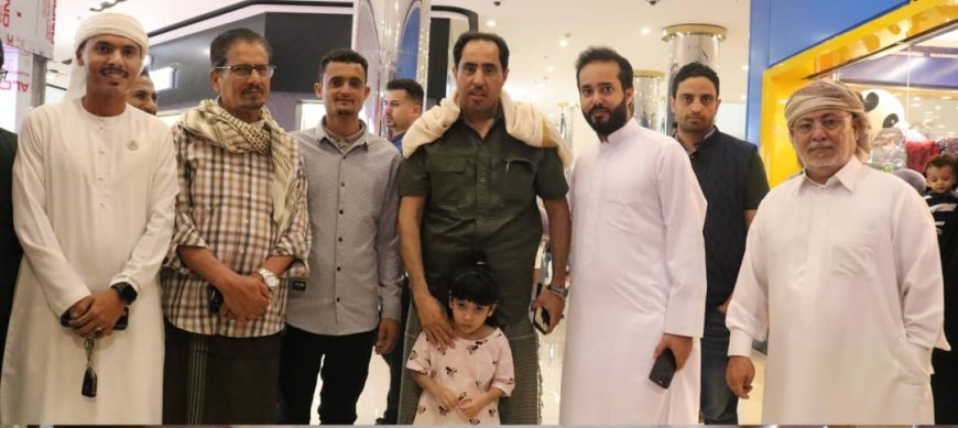 وزير الشباب يدشن العمل في المركز التجاري "عدن مول" وسط زخم شعبي كبير 