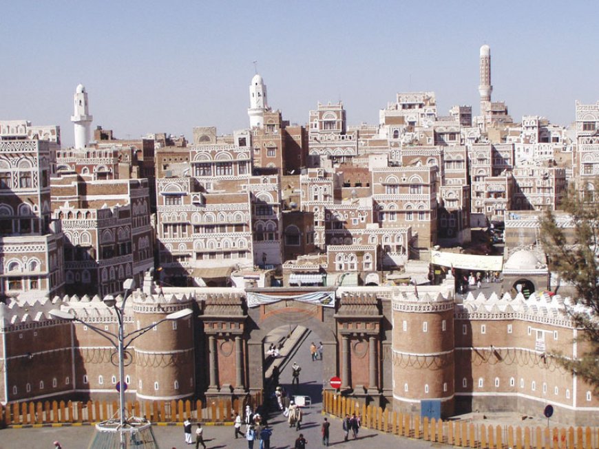 صحافي بارز يكشف عن نظرية خطيرة يعتمدها الحوثيون في المستقبل