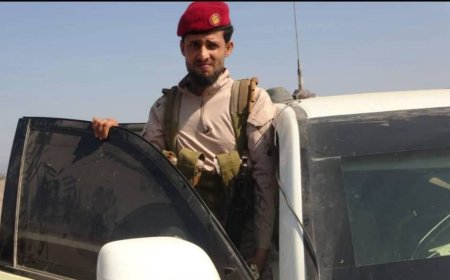 مدير مكتب قائد اللواء الثاني دعم وإسناد الرائد حسين الجنيدي يتفقد أبطال اللواء في وادي عومران