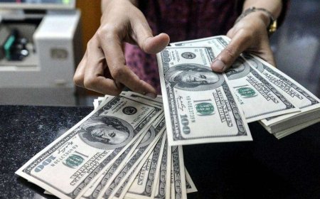 إداء متقلب للدولار وسط ترقب للرسوم الجمركية الأمريكية المضادة
