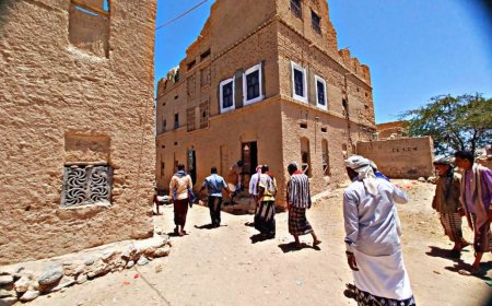 رئيس اللجنة المجتمعية يقوم بزيارات عيدية للشخصيات الاجتماعية بميفع