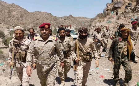 قيادات من وزارة الدفاع والقوات الجنوبية تزور جبهات القتال في شمال وغرب الضالع لتهنئة المرابطين بمناسبة عيد الفطر المبارك