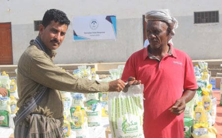 مكتب مؤسسة الأمل فرع أبين ينفذ مشروع توزيع السلل الغذائية على الأسر الفقيرة والمحتاجة بزنجبار