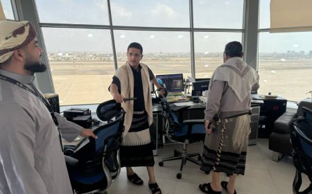 الدكتور منيف الزغلي يتفقد سير العمل بمطار عدن خلال أيام العيد