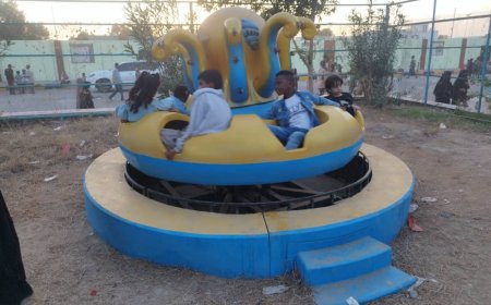 إقبال كبير على ساحة الشهداء في زنجبار خلال إجازة عيد الفطر المبارك