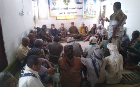 اجتماع موسع في مديرية لودر لرئيس انتقالي أبين وقائد المنطقة الوسطى مع السلطة المحلية والأمنية