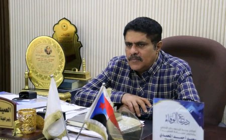 رئيس تنفيذية انتقالي حضرموت يلتقي وفدا من قبائل السموح بالمكلا