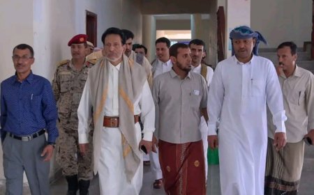 محافظ المهرة بن ياسر يتفقد مستوى الانضباط الوظيفي عقب إجازة عيد الفطر