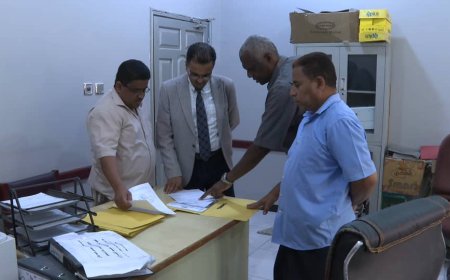 أمين عام محلي حضرموت ووكلاء المحافظة يتفقدون سير العمل في المؤسسات والدوائر الحكومية في أول أيام الدوام عقب إجازة عيد الفطر المبارك