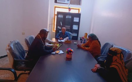 اليزيدي يلتقي أعضاء اللجنة التنسيقية للأحداث ويناقش معهم البدء بإجراءات إنشاء دار لرعاية وتأهيل الأحداث بأبين