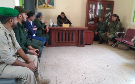 مدير أمن محافظة لحج العميد ناصر الشوحطي يزور إدارة أمن الملاح ويشيد بمستوئ الأداء الامني بالمديرية