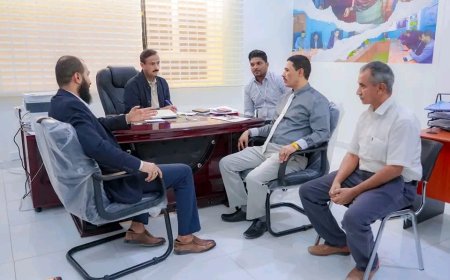 المحافظ بن الوزير يرأس لقاءً تنسيقيًا لترتيب التعاون بين مستشفى الشيخ محمد بن زايد وكلية الطب بجامعة شبوة