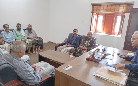 مدير عام مديرية دوعن يلتقي بإدارة نادي دوعن واللجنة المنظمة لدوري BMC المحضار