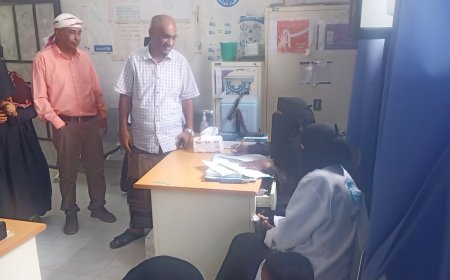 مدير عام زنجبار يشيد بمكتب الصحة ويصفه من أفضل مكاتب السلطة المحلية بالمديرية