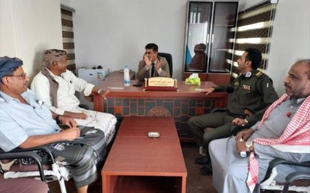 مدير عام الروضة ومدير الخدمة المدنية يتفقدان الانضباط الوظيفي في المكاتب التنفيذية بالمديرية