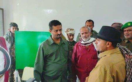 قائد الحزام الأمني يافع المقدم ديان الشبحي يقوم زيارة تفقدية إلى مديرية رصد