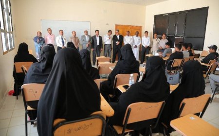 نواب رئيس جامعة المهرة يتفقدون سير العملية التعليمية والانضباط الوظيفي بالكليات والمراكز بعد إجازة العيد