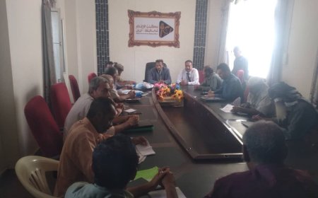 محافظ أبين يلتقي القيادات التربوية ويضع خطة شاملة لتطوير العملية التعليمية