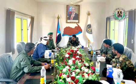 قائد حزام الصبيحة يترأس اجتماعًا موسعًا لتعزيز التنسيق الأمني في المضاربة ورأس العارة