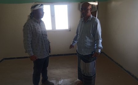 مدير عام زنجبار يتفقد الوحدة الصحية بدهل احمد ويوجه بسرعة تأثيثها وتشغيلها