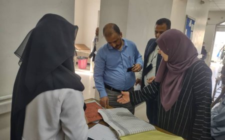 تعز: مدير مكتب صحة صالة يتفقد مراكز الرصد الوبائي ويُوجه بتعزيز الخدمات في المناطق المتضررة