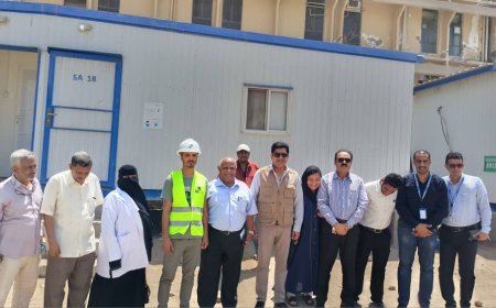 مدير مستشفى الصداقة والمدير القطري لمنظمة اليونبس في الشرق الأوسط يتفقدان أعمال بناء مركز الطوارئ التوليدية بالمستشفى