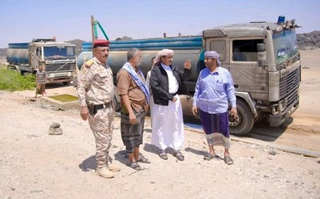 المحافظ بن الوزير يتفقد مشروع مياه الخبية – بير علي ويوجه باعتماد إنشاء خزان رئيسي