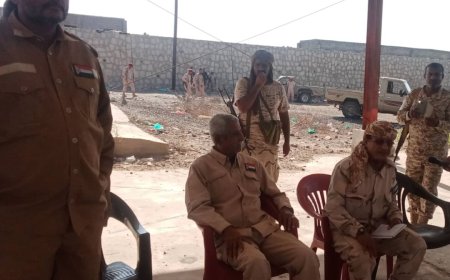 التوجيه المعنوي لالوية الحزم ومحور العند ينفذ محاضرة في اللواء الرابع عشر صاعقة