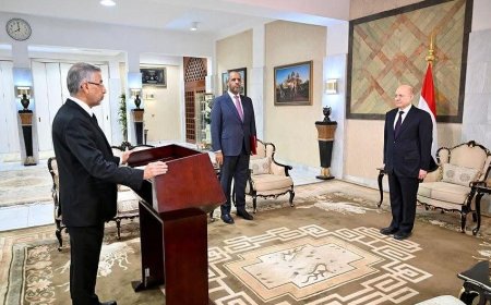 الحجري يؤدي اليمين الدستورية سفيراً لليمن لدى واشنطن قبل الإعلان عن صدور قرار تعيينه