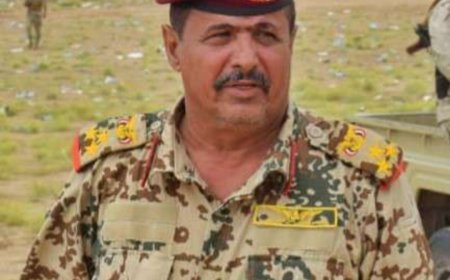 مدير عام المؤسسة الاقتصادية يعزي العميد سند الرهوة بوفاة شقيقته