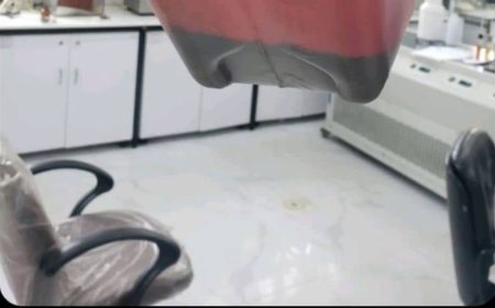 صنعاء.. تفريغ شحنة بنزين بتقرير فحص مختلف وننشر صورة لحجم الرواسب في العينة