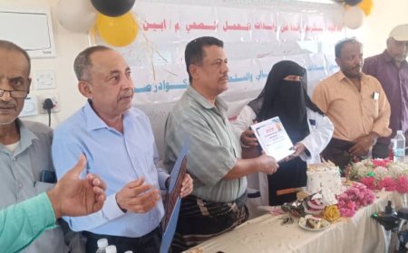وفاء لعطائها في خدمة المجتمع.. أبناء باتيس يكرمون الممرضة عيشة أحمد صالح